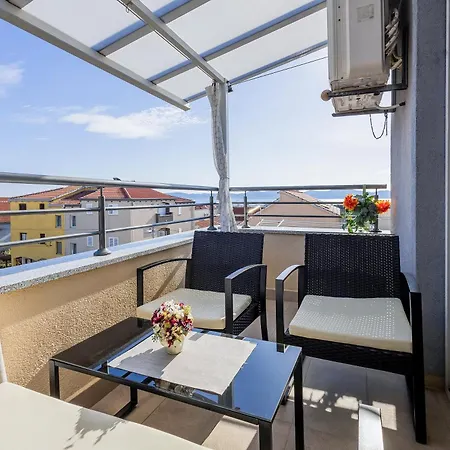 Hera With Balcony And Free Parking Apartmán