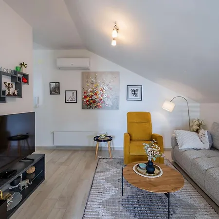 Hera With Balcony And Free Parking Appartamento