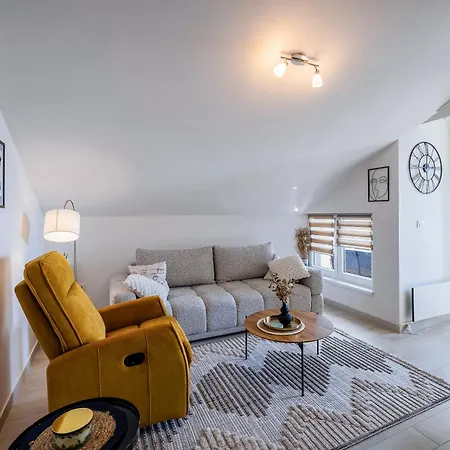 Appartement Hera With Balcony And Free Parking