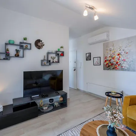Hera With Balcony And Free Parking Appartement Zadar
