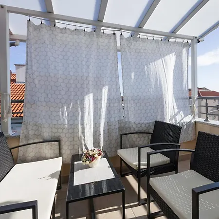 Hera With Balcony And Free Parking Zadar