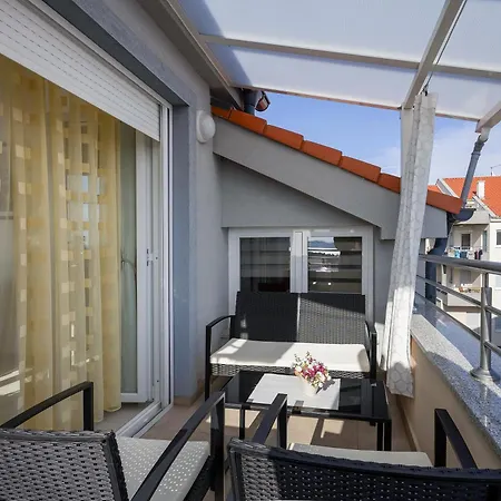 Hera With Balcony And Free Parking * Zadar