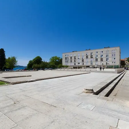 Hera With Balcony And Free Parking Apartment