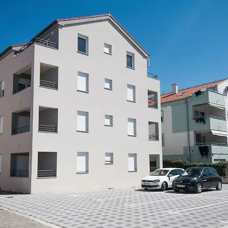 Hera With Balcony And Free Parking Appartement