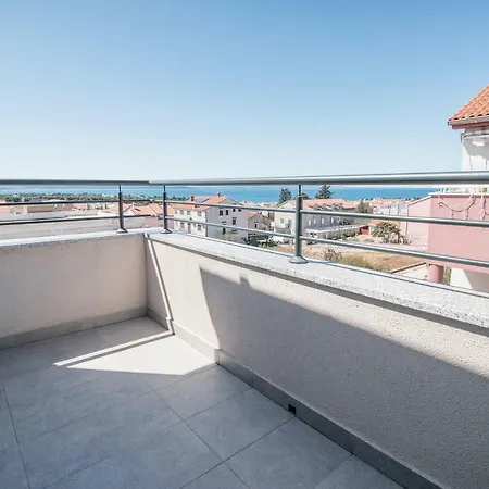 Appartement Hera With Balcony And Free Parking *