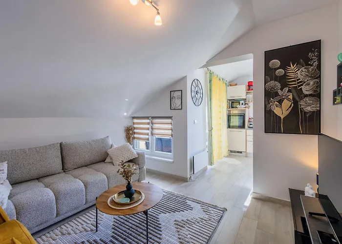 Appartement Hera With Balcony And Free Parking