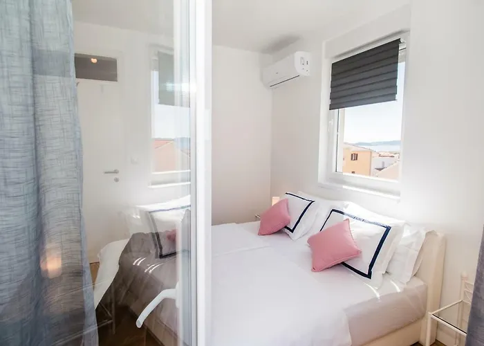 Appartement Hera With Balcony And Free Parking *