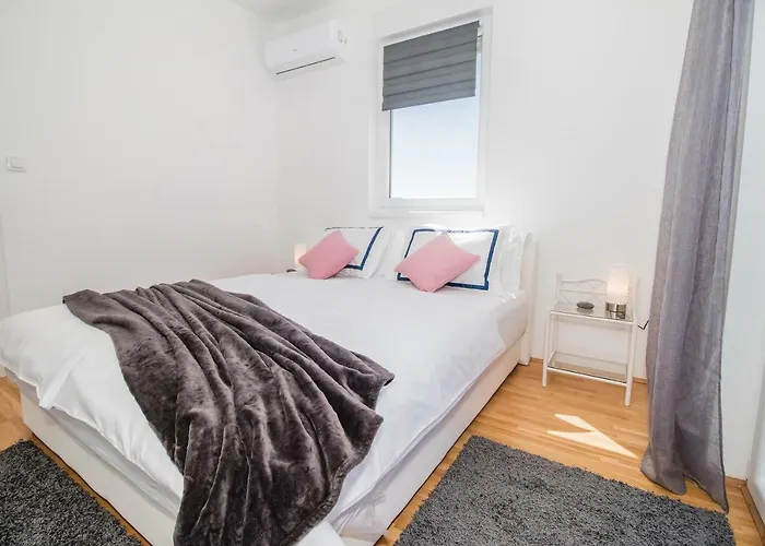 Hera With Balcony And Free Parking Appartement *