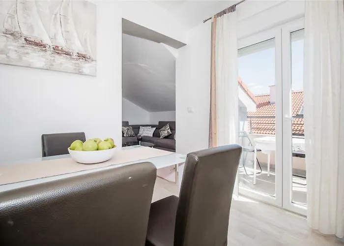 Hera With Balcony And Free Parking Appartement *